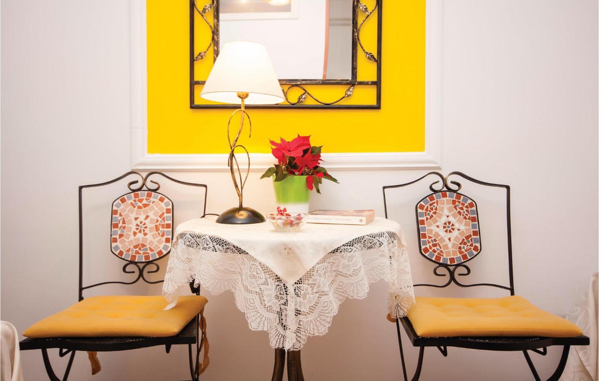 Cozy Apartment In Brodarica With Wifi Екстериор снимка