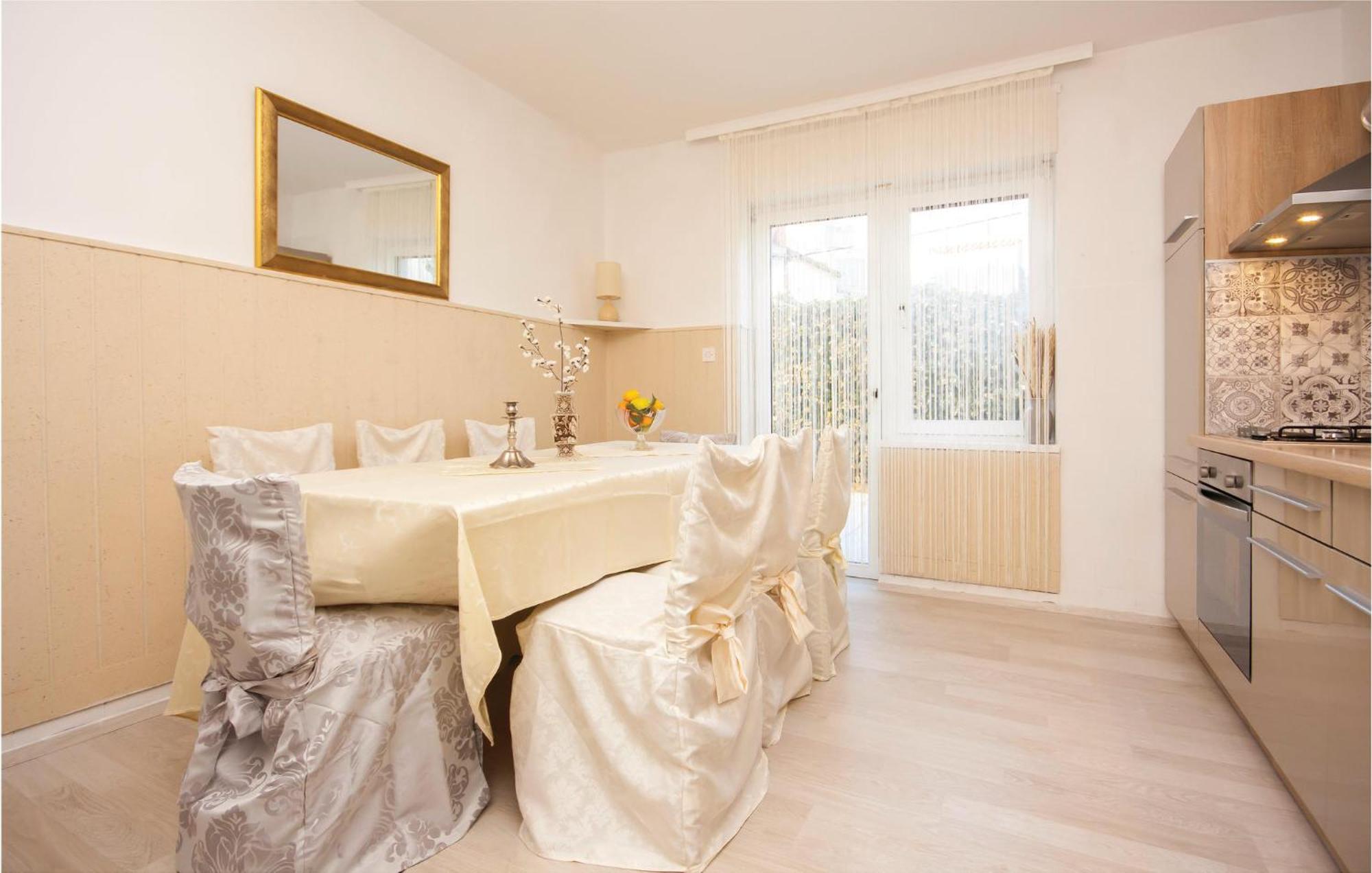 Cozy Apartment In Brodarica With Wifi Екстериор снимка
